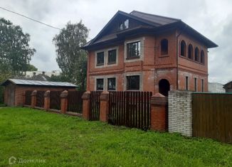 Продаю дом, 270 м2, городской посёлок Дубровка, Невская улица, 1