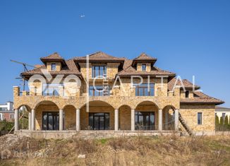 Продаю дом, 750 м2, деревня Переделки