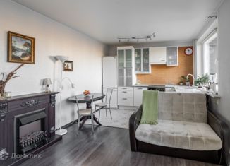 Продаю 3-ком. квартиру, 70 м2, Санкт-Петербург, метро Комендантский проспект, проспект Королёва, 27к1