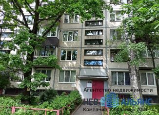 Продам 1-ком. квартиру, 30 м2, Санкт-Петербург, Меншиковский проспект, 5к3, метро Политехническая