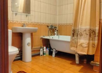 Продажа 2-ком. квартиры, 43 м2, Курск, Межевая улица, 5