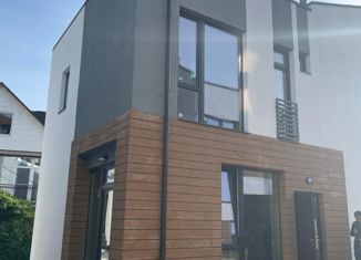 Продаю дом, 75 м2, посёлок городского типа Дагомыс, Батумское шоссе, 61/10