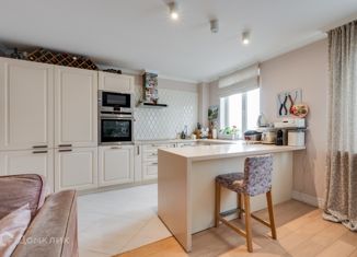 Продается трехкомнатная квартира, 81.5 м2, Москва, Никулинская улица, 6к3, метро Озёрная