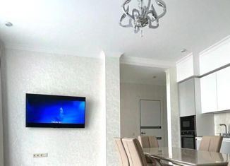 Продается двухкомнатная квартира, 62 м2, Краснодарский край, улица Цезаря Куникова, 24к2