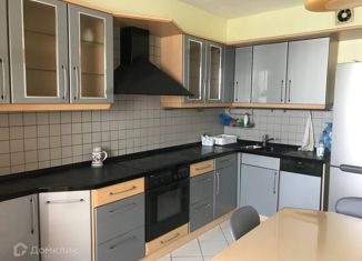 Аренда 5-ком. квартиры, 155 м2, Москва, Никулинская улица, 27, метро Озёрная