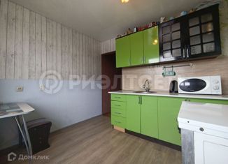 Продается 2-комнатная квартира, 47.8 м2, Мурманск, улица Юрия Смирнова, 16