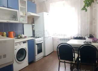 Продам четырехкомнатную квартиру, 78 м2, Волгоград, улица Константина Симонова, 19Б, район Семь Ветров