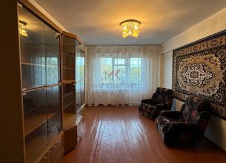 Продаю 4-ком. квартиру, 60 м2, Сорск, улица Кирова, 19