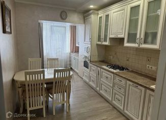 Продаю трехкомнатную квартиру, 100 м2, Краснодарский край, Колхозная улица, 85