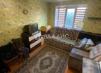 Продаю комнату, 48 м2, Октябрьский, улица Академика Королёва, 5