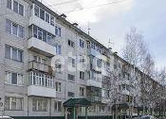 Продается двухкомнатная квартира, 44.4 м2, Тобольск, 8-й микрорайон, 19