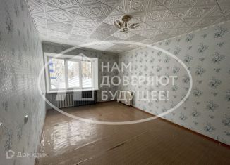 Продаю 1-ком. квартиру, 40 м2, Краснокамск, улица Калинина, 17