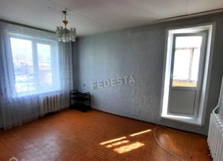 Двухкомнатная квартира на продажу, 37.3 м2, Соликамск, Привокзальная улица, 14А