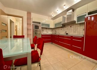 Продаю 2-ком. квартиру, 66.3 м2, Москва, улица Герасима Курина, 18, улица Герасима Курина