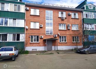 Продаю 1-комнатную квартиру, 32 м2, Апшеронск, Коммунистическая улица