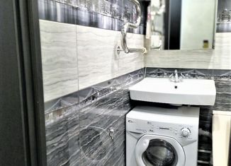 Продается двухкомнатная квартира, 43 м2, Екатеринбург, Удельная улица, 11, Академический район