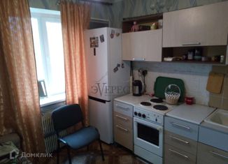 Продажа 1-комнатной квартиры, 30 м2, Старый Оскол, Комсомольский проспект, 3