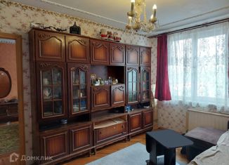 Продаю трехкомнатную квартиру, 60 м2, Санкт-Петербург, Купчинская улица, 13к1, метро Купчино