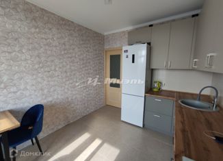 Сдается 2-ком. квартира, 70 м2, Симферополь, проспект Александра Суворова, 3, ЖК Соседи