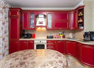 Продаю 2-ком. квартиру, 77.7 м2, Краснодар, улица Невкипелого, 18к2, ЖК Поющие Фонтаны