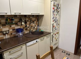 Продаю двухкомнатную квартиру, 43 м2, Новосибирск, улица Селезнева, 32, улица Селезнева