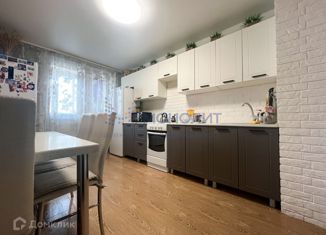 Продаю 2-комнатную квартиру, 60 м2, Чебоксары, улица Болгарстроя, 1к1, ЖК Альгешево-2