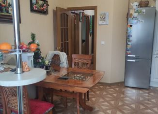 Продаю 2-ком. квартиру, 61 м2, Темрюк, улица Анджиевского, 55Ак3