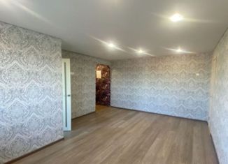 Продается двухкомнатная квартира, 43 м2, Бугульма, Советская улица, 58