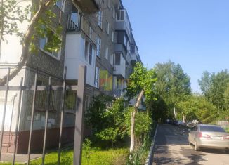 Продажа 3-комнатной квартиры, 49.8 м2, Омская область, улица Калинина, 6