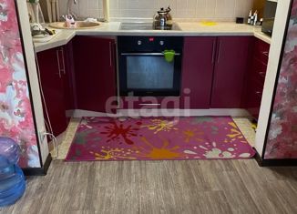 Продам 3-ком. квартиру, 89 м2, Киреевск, улица Тесакова, 4