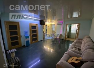 Продаю пятикомнатную квартиру, 171 м2, Астрахань, улица Николая Ветошникова, 2В
