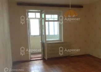 Продаю 1-ком. квартиру, 35 м2, Волгоград, улица Константина Симонова, 24, район Семь Ветров