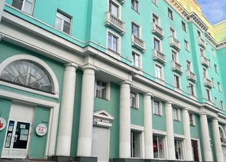 Продам 4-комнатную квартиру, 85 м2, Мурманск, проспект Ленина, 65