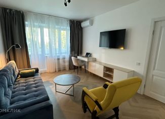 Сдается двухкомнатная квартира, 54.3 м2, Сургут, улица Дзержинского, 10