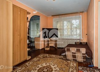 Продам двухкомнатную квартиру, 43.2 м2, Новосибирск, улица Гаранина, 4, метро Золотая Нива