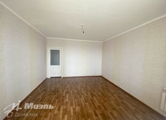 Продаю 2-комнатную квартиру, 62 м2, Орёл, улица Зеленина, 8, микрорайон Зареченский