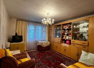 Продам 3-комнатную квартиру, 67 м2, Коми, Петрозаводская улица, 40