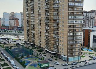 Продается 2-ком. квартира, 65 м2, Краснодар, улица Цезаря Куникова, 24к1, ЖК Времена Года 3