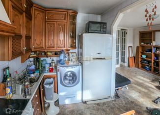 Продаю четырехкомнатную квартиру, 73.6 м2, Новосибирск, метро Октябрьская, Серебренниковская улица, 2/2