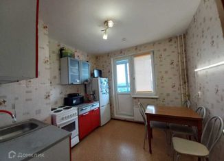 Продажа 2-комнатной квартиры, 48 м2, Тихвин, улица Ярослава Иванова, 1