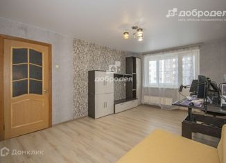Продажа двухкомнатной квартиры, 47.5 м2, Екатеринбург, улица Азина, 23
