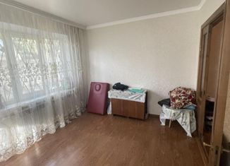 Продажа 2-ком. квартиры, 52 м2, Черкесск, улица Гутякулова, 36, микрорайон Родина