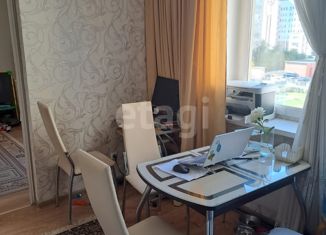 2-комнатная квартира на продажу, 60.2 м2, Екатеринбург, улица Серова, 45, улица Серова