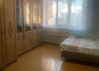 Сдам 4-комнатную квартиру, 46 м2, Белгород, улица Костюкова, 11