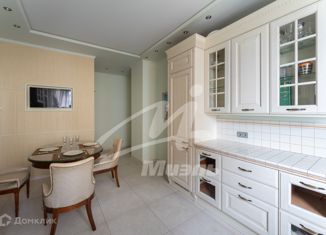 Продаю 4-комнатную квартиру, 181 м2, Москва, улица Пырьева, 9к2, метро Парк Победы