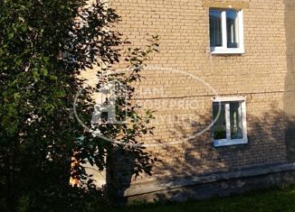 Продаю 2-комнатную квартиру, 41 м2, поселок Углеуральский, 2-я Коммунистическая улица, 81