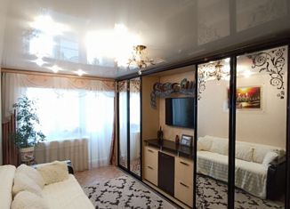 Продается трехкомнатная квартира, 59 м2, Ковров, улица Космонавтов, 2