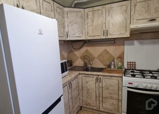 Сдам в аренду 2-ком. квартиру, 45 м2, Севастополь, улица Горпищенко, 86