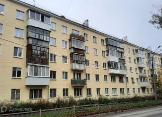 Продам однокомнатную квартиру, 31 м2, Екатеринбург, улица Стачек, 25, улица Стачек