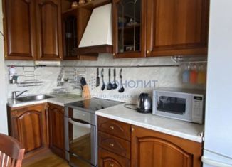 Продам 2-комнатную квартиру, 54 м2, Москва, улица Адмирала Лазарева, 8, метро Бульвар Адмирала Ушакова